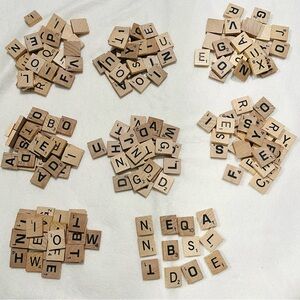 Replacement Scrabble Letter Tiles. Various Tile Shades & Letter Styles 187pieces